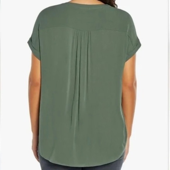 Orvis Blouse V-Neck, Button Front, Dolman Sleeve, Green, Crepe, Medium NWT - Picture 3 of 13